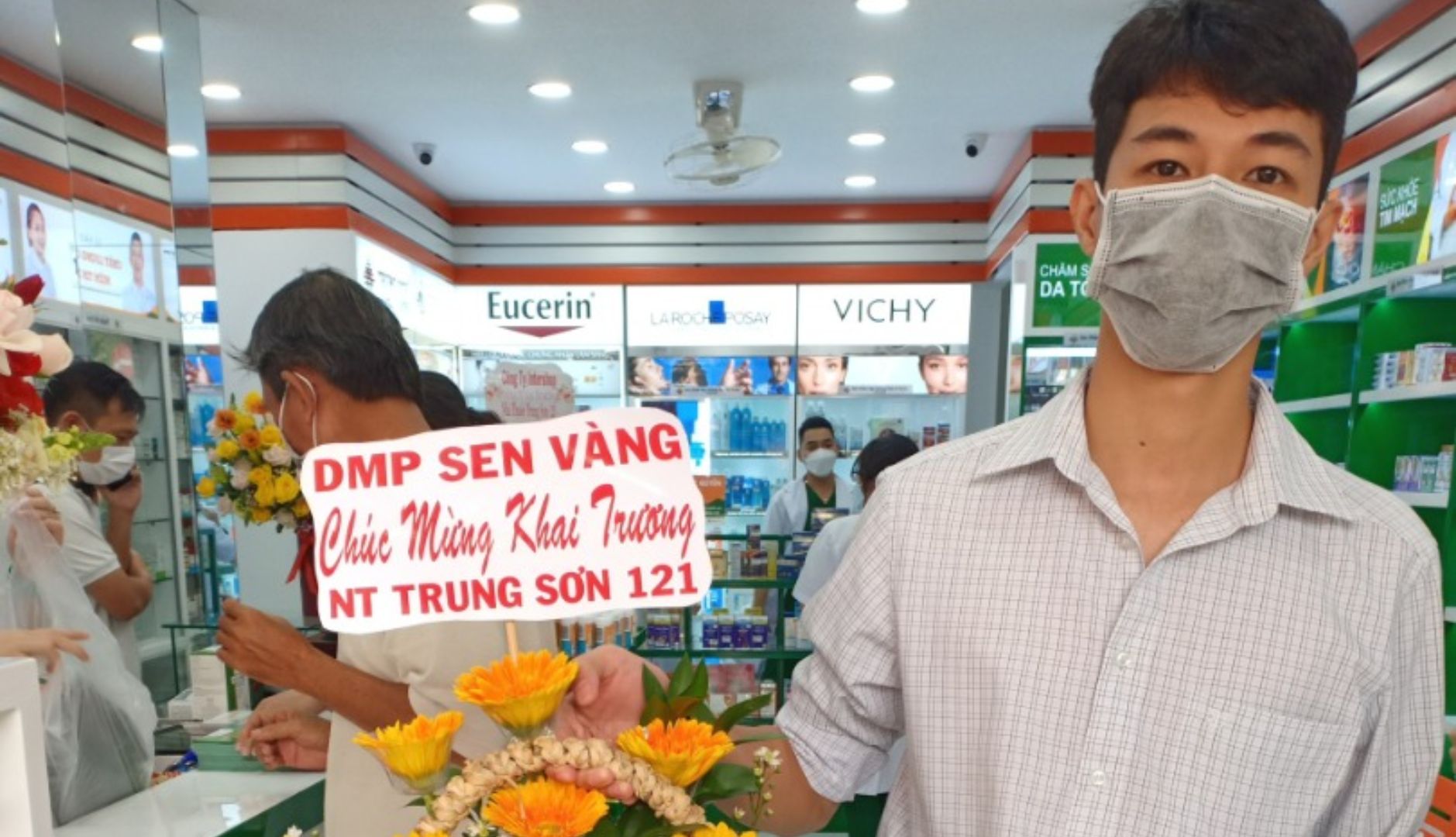Công Ty Dmp Sen Vàng Chúc Mừng Hệ Thống Nhà Thuốc Trung Sơn Pharma Khai Trương 2 Chi Nhánh 